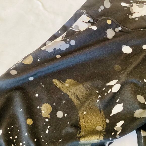 J Sport Patterned Lace-Up Full-Length Leggings - Picture 7 of 7